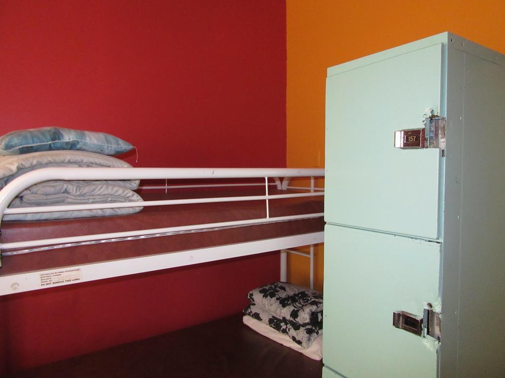 Turtle Hostel Victoria Ngoại thất bức ảnh