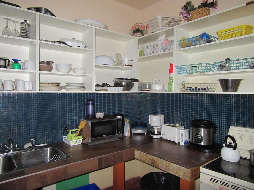 Turtle Hostel Victoria Ngoại thất bức ảnh