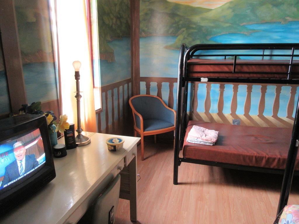Turtle Hostel Victoria Ngoại thất bức ảnh