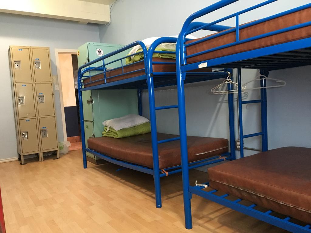 Turtle Hostel Victoria Ngoại thất bức ảnh