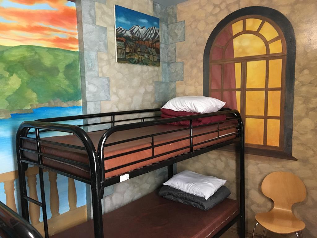 Turtle Hostel Victoria Ngoại thất bức ảnh