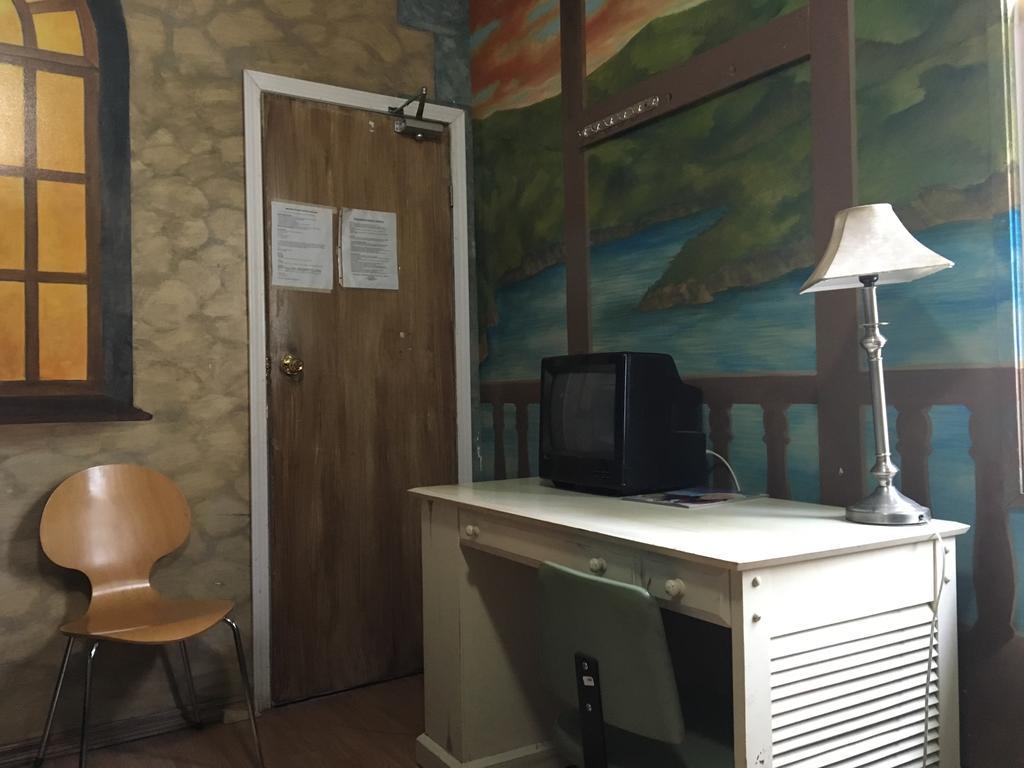 Turtle Hostel Victoria Ngoại thất bức ảnh