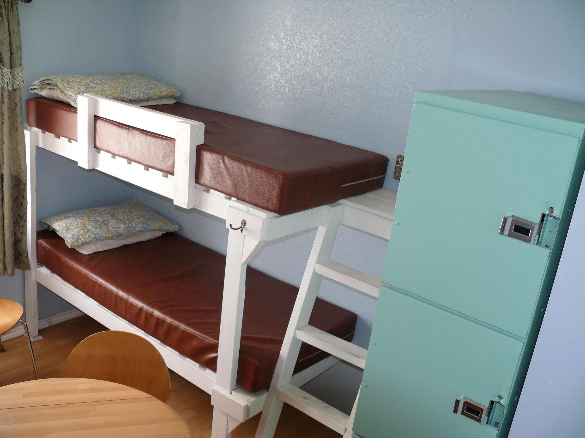Turtle Hostel Victoria Ngoại thất bức ảnh