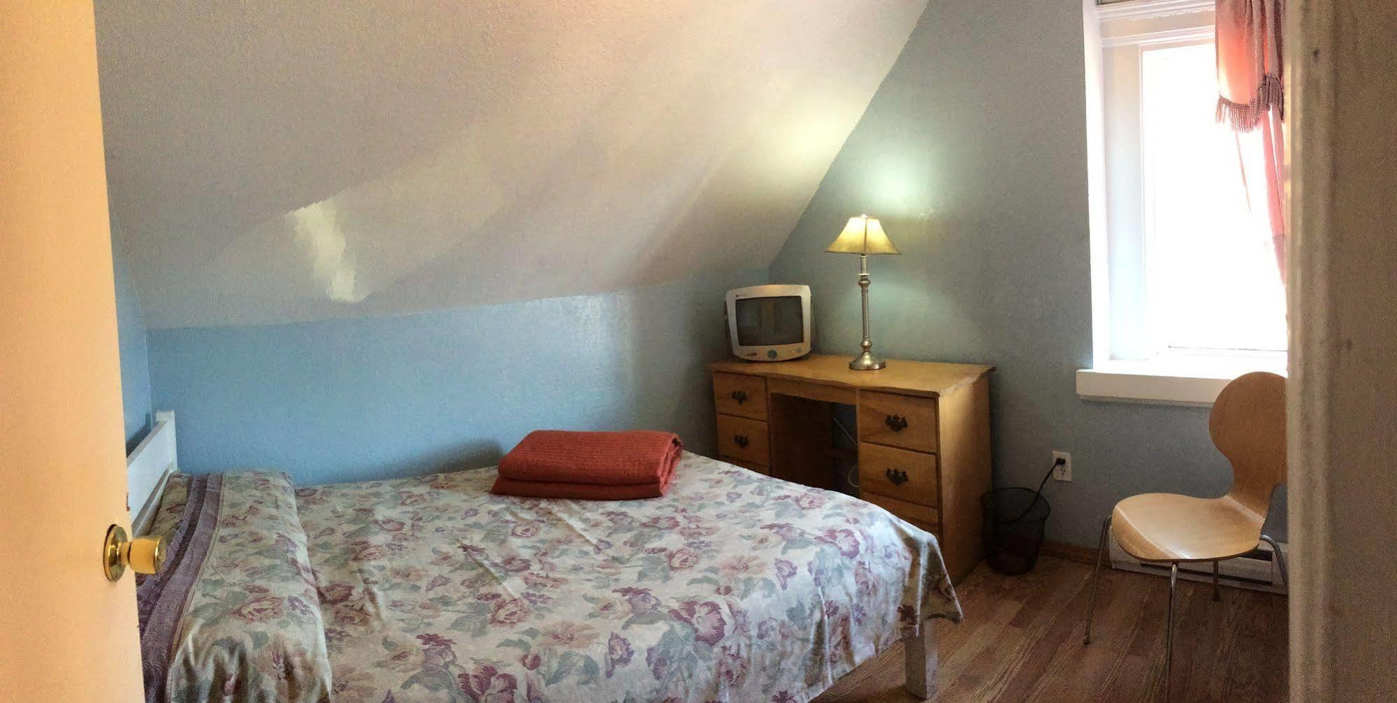 Turtle Hostel Victoria Ngoại thất bức ảnh
