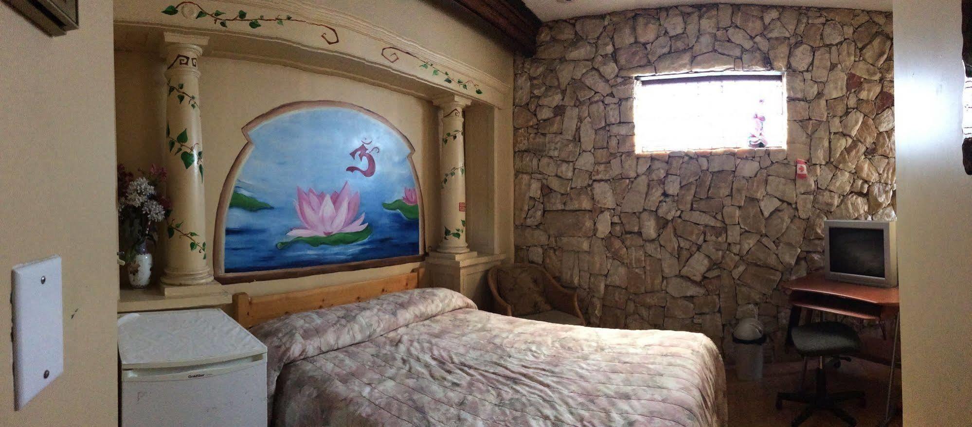 Turtle Hostel Victoria Ngoại thất bức ảnh